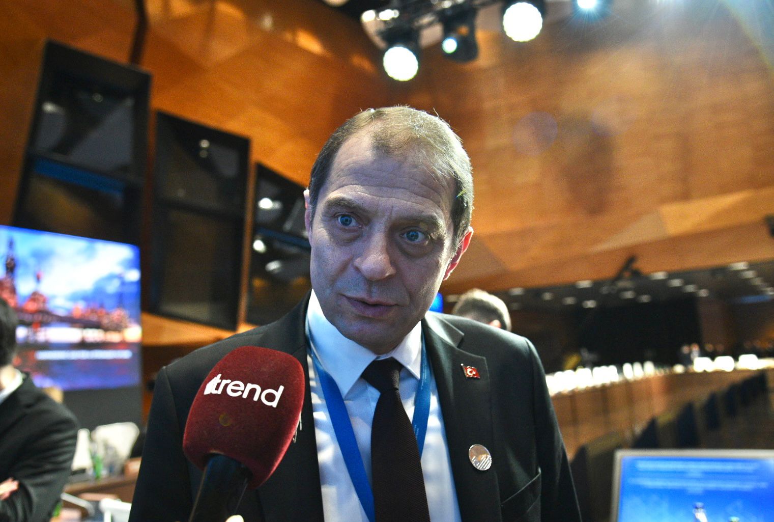 "Yaşıl enerji"nin Azərbaycan və Türkiyə üzərindən Avropaya çatdırılması mümkün perspektivdir - Nazir müavini (ÖZƏL)