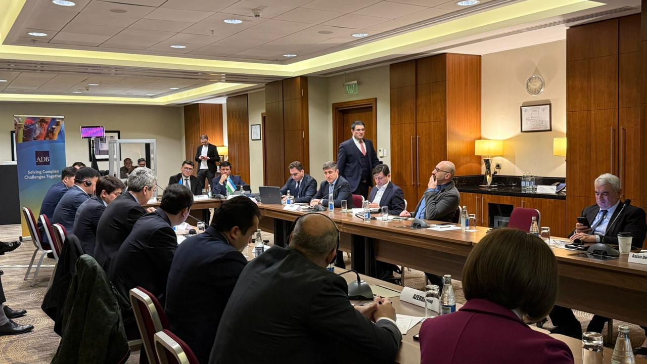 Mərkəzi Asiya-Azərbaycan Yaşıl Enerji Dəhlizi layihəsi üzrə müzakirələr aparılıb (FOTO)