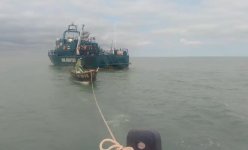 Xəzərdə köməksiz vəziyyətdə qalan balıqçılar xilas edilib (FOTO)