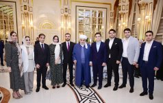 Leyla Əliyeva və Arzu Əliyeva Müqəddəs Ramazan ayı münasibətilə keçirilən iftar mərasimində iştirak ediblər (FOTO)