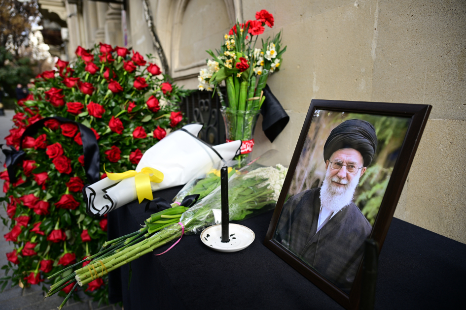 Prezident İlham Əliyev İranın ölkəmizdəki səfirliyində olub, başsağlığı verib (FOTO)