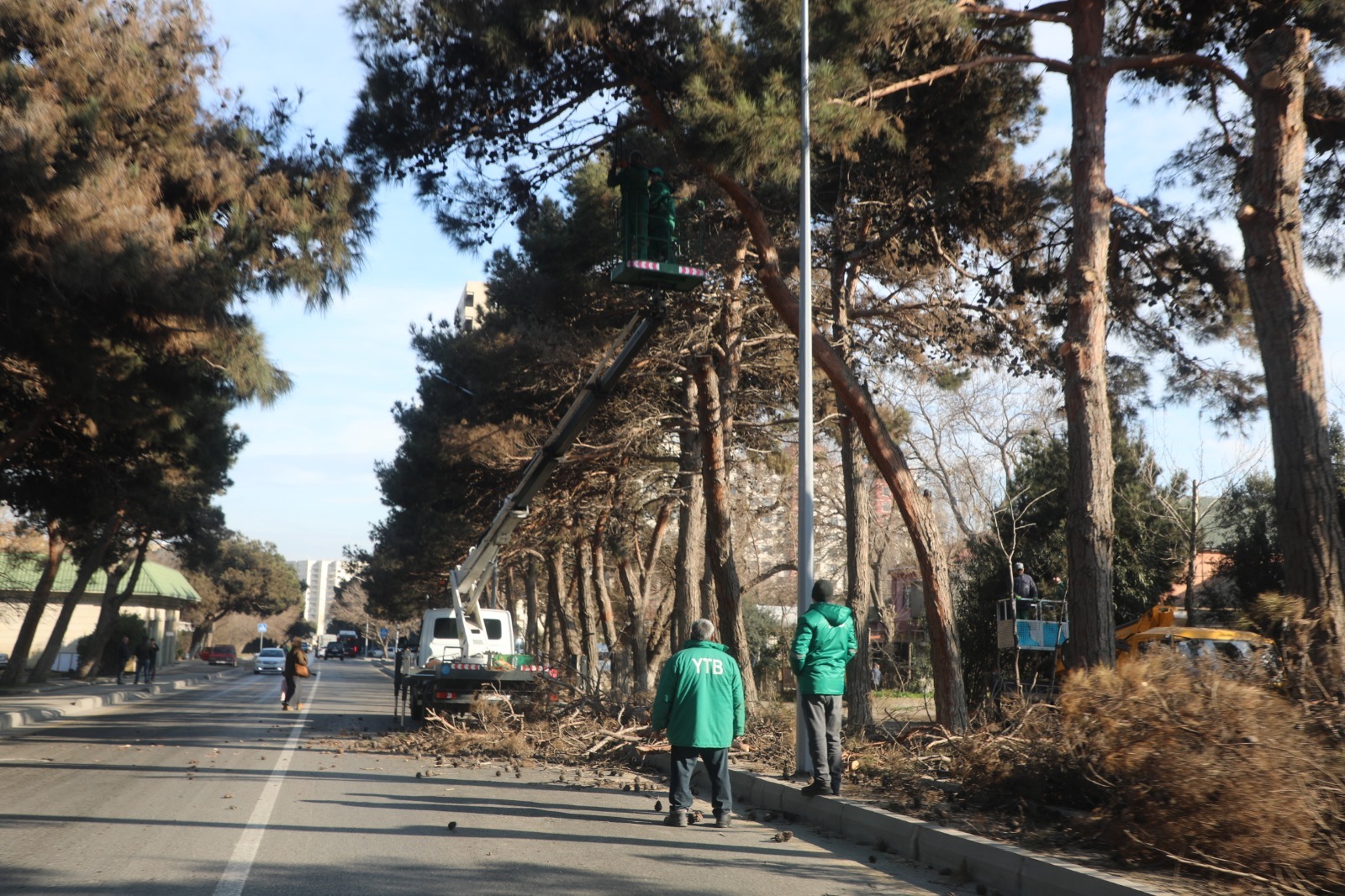 Suraxanı rayonunda genişmiqyaslı abadlıq və təmizlik işləri aparılır (FOTO)