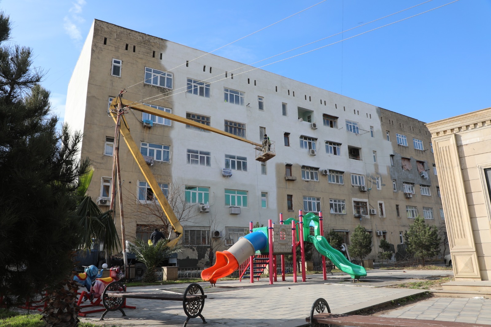 Suraxanı rayonunda genişmiqyaslı abadlıq və təmizlik işləri aparılır (FOTO)