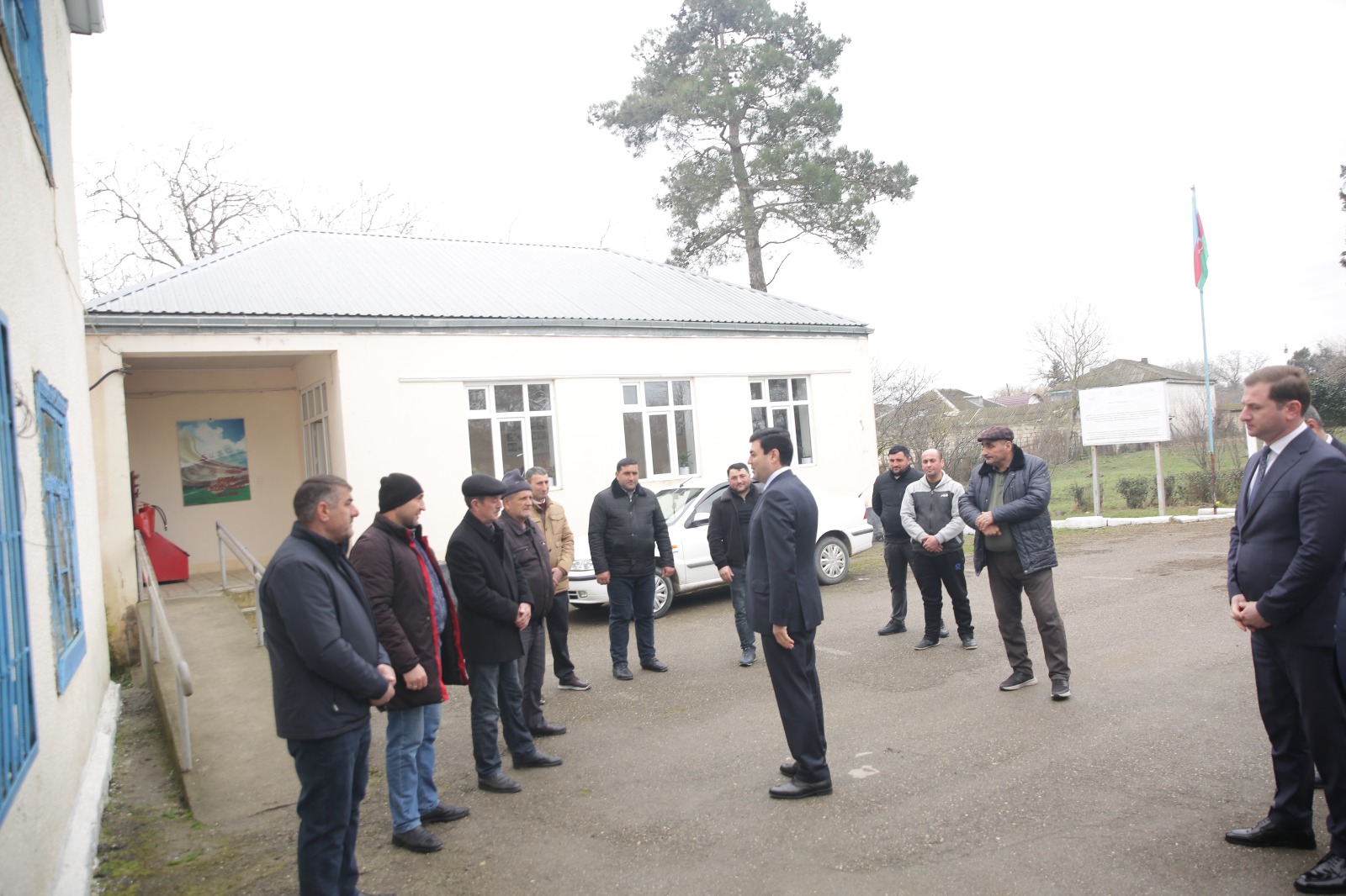 Xaçmazın Niyazoba kəndində sakinlərin müraciət və təklifləri dinlənilib (FOTO)