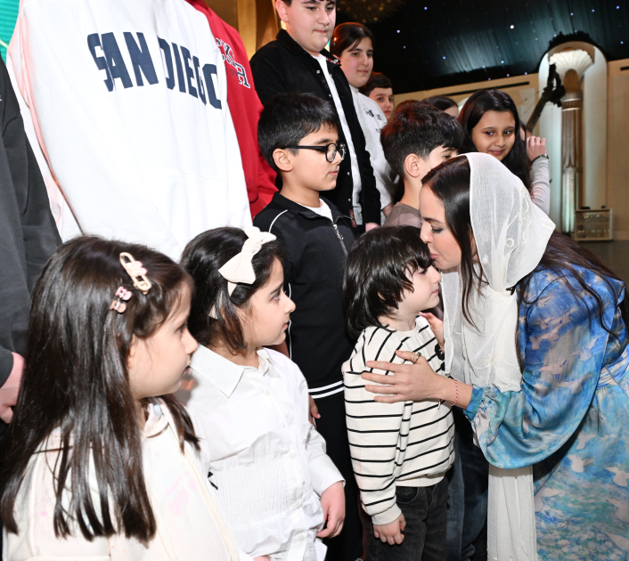 Heydər Əliyev Fondunun vitse-prezidenti Leyla Əliyeva şəhid ailələri ilə birlikdə iftar süfrəsində iştirak edib (FOTO)