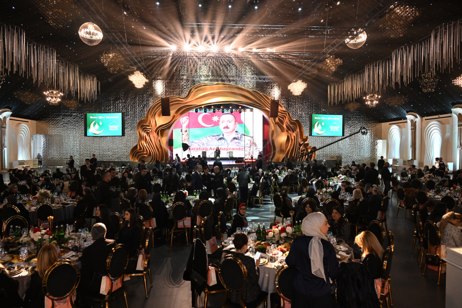 Heydər Əliyev Fondunun vitse-prezidenti Leyla Əliyeva şəhid ailələri ilə birlikdə iftar süfrəsində iştirak edib (FOTO)