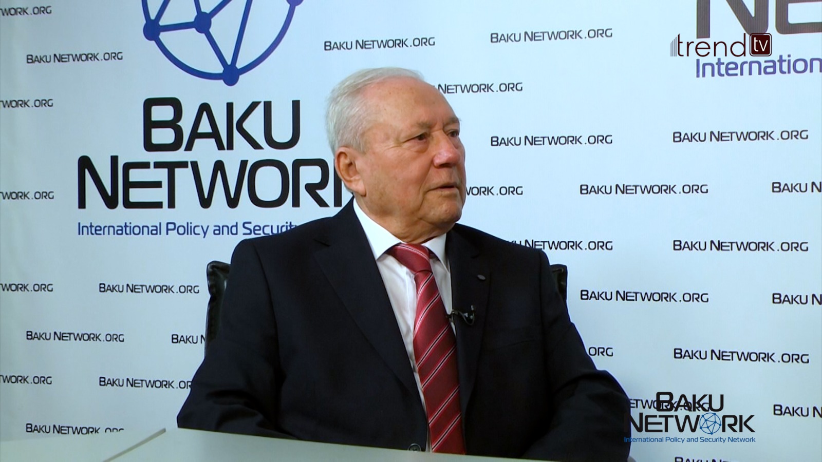 Biz Cənubi Qafqazda uzunmüddətli sülhə nail ola bilərik - Yusif Axundzadə "Tofiq Abbasovla dialoq" verilişində (FOTO/VİDEO)