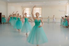 Heydər Əliyev Fondunun vitse-prezidenti Leyla Əliyeva Bakı Xoreoqrafiya Akademiyasının qonağı olub (FOTO)