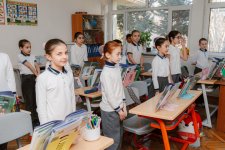 Heydər Əliyev Fondunun vitse-prezidenti Leyla Əliyeva Bakı Xoreoqrafiya Akademiyasının qonağı olub (FOTO)