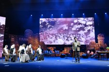 Leyla Əliyeva Heydər Əliyev Sarayında “Yalnız mədəniyyət” adlı musiqili tamaşada iştirak edib (FOTO)