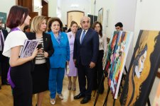 UNEC-də qadınların dayanıqlı inkişafda roluna həsr olunmuş I Beynəlxalq simpozium keçirilib (FOTO)