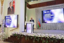 UNEC-də qadınların dayanıqlı inkişafda roluna həsr olunmuş I Beynəlxalq simpozium keçirilib (FOTO)