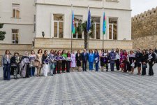 UNEC-də qadınların dayanıqlı inkişafda roluna həsr olunmuş I Beynəlxalq simpozium keçirilib (FOTO)