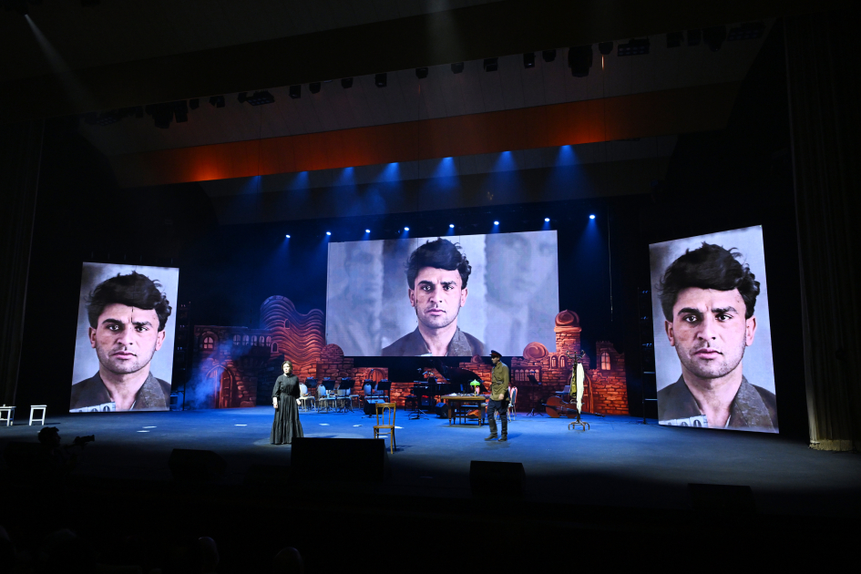 Leyla Əliyeva Heydər Əliyev Sarayında “Yalnız mədəniyyət” adlı musiqili tamaşada iştirak edib (FOTO)