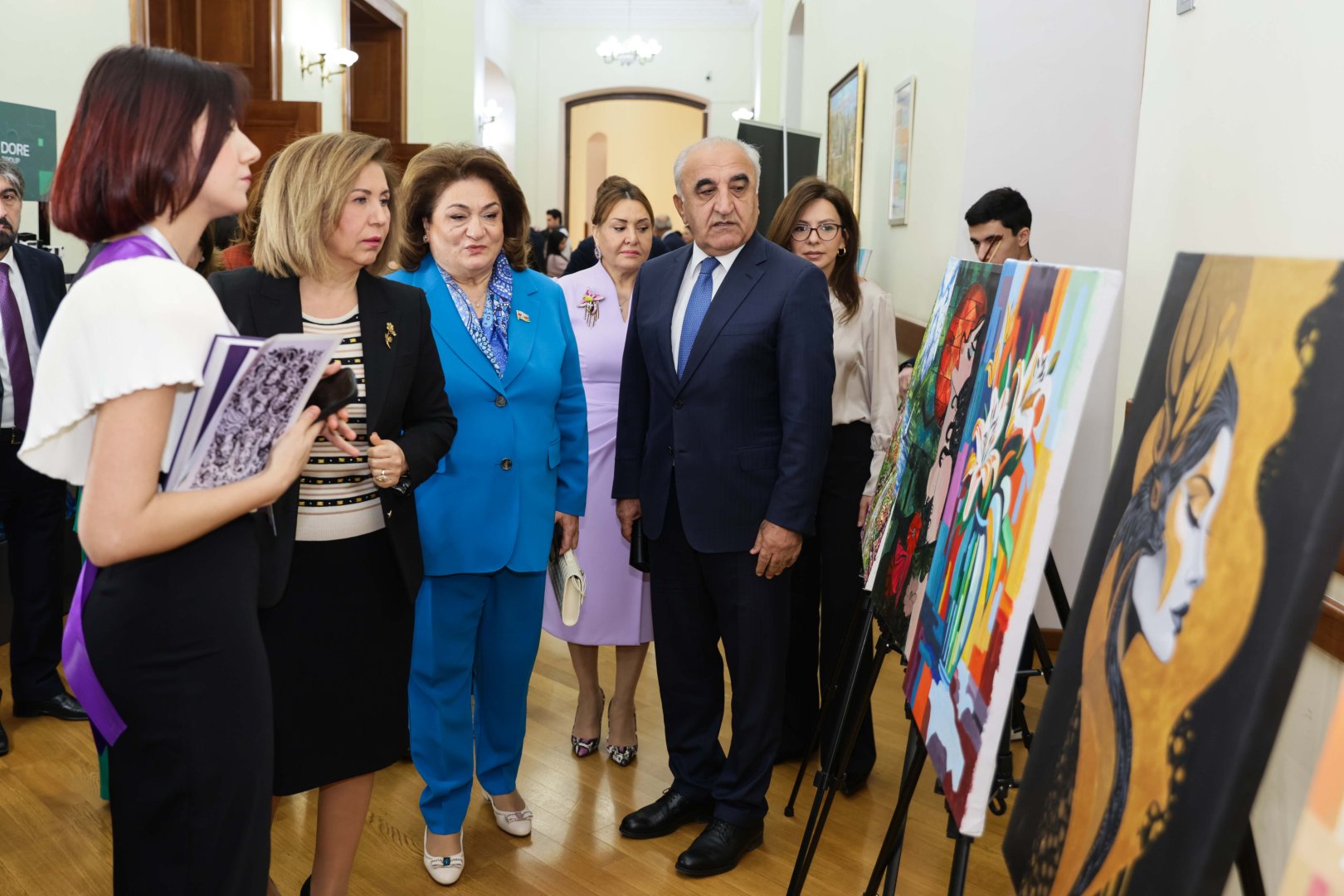 UNEC-də qadınların dayanıqlı inkişafda roluna həsr olunmuş I Beynəlxalq simpozium keçirilib (FOTO)