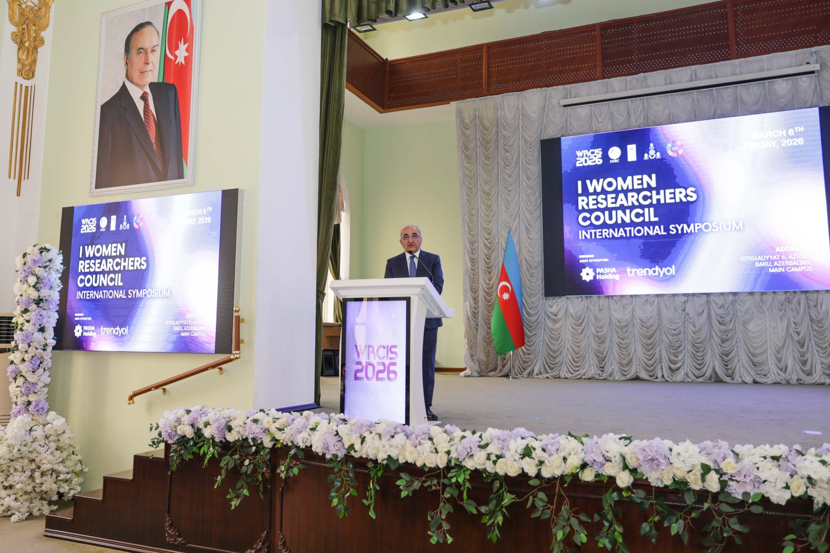 UNEC-də qadınların dayanıqlı inkişafda roluna həsr olunmuş I Beynəlxalq simpozium keçirilib (FOTO)