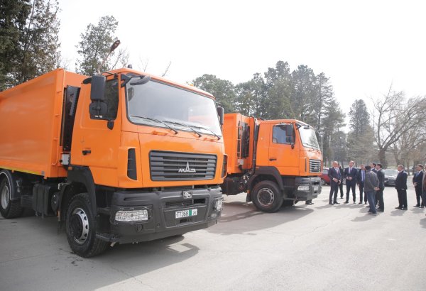 Xaçmaz rayonuna məişət tullantılarının daşınması üçün daha iki yeni texnika verilib (FOTO)
