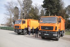 Xaçmaz rayonuna məişət tullantılarının daşınması üçün daha iki yeni texnika verilib (FOTO)