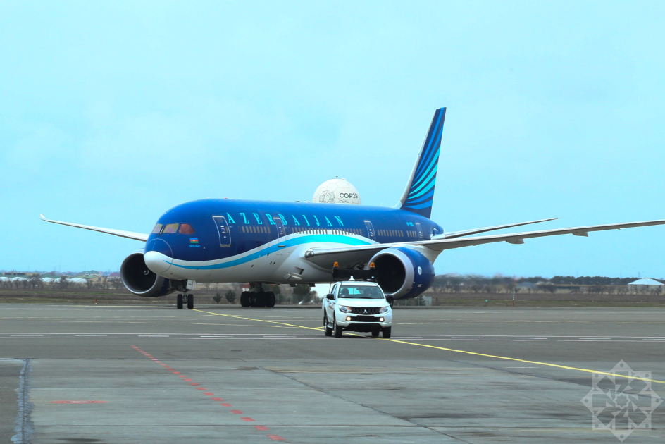 Yaxın Şərqdə qalan Azərbaycan vətəndaşları üçün növbəti təxliyə reysi həyata keçirilib (FOTO)