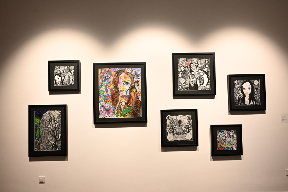 Leyla Əliyeva "Mənzərəyə açılan ev" mövzusunda qrup sərgisində iştirak edib (FOTO)