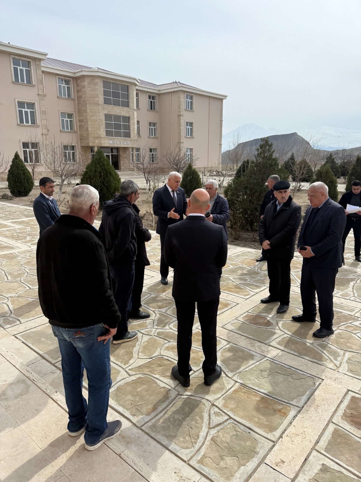 Milli Məclisin deputatı Vüqar Rəhimzadə Culfada seçiciləri ilə növbəti görüşünü keçirib (FOTO)