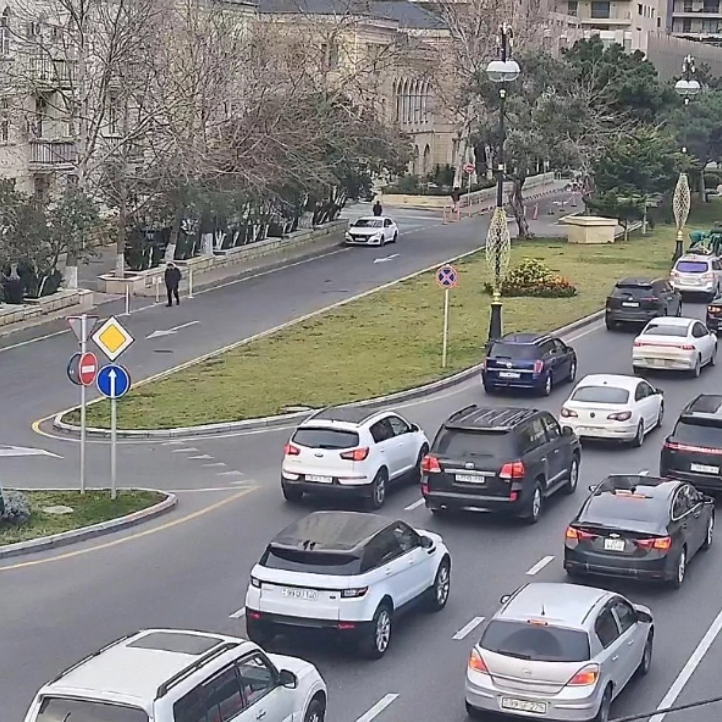 DİQQƏT: Bu yollarda tıxac var - SİYAHI (FOTO)