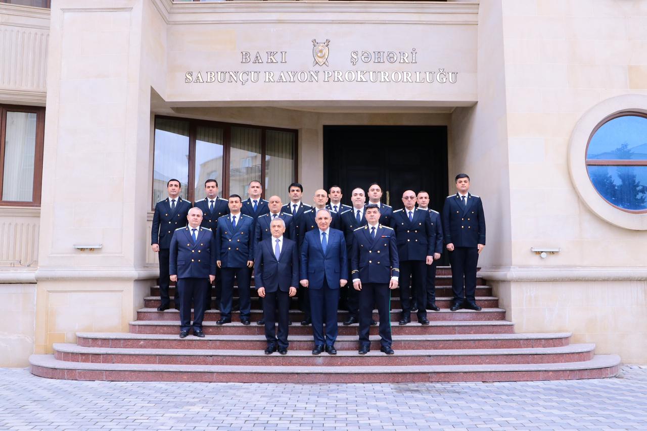 Baş prokuror Sabunçu rayonunda vətəndaşları qəbul edib (FOTO)