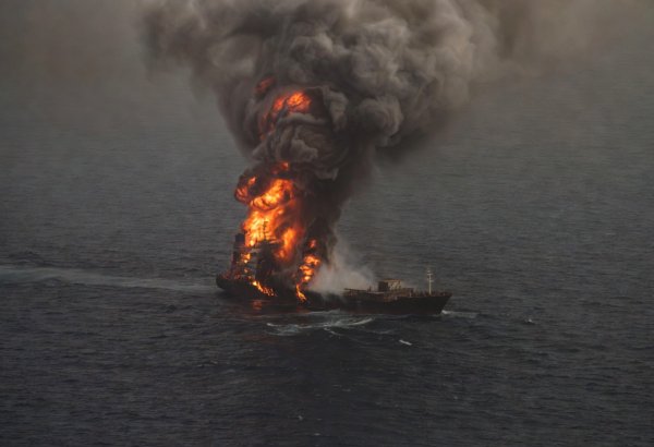 BƏƏ sahillərində konteyner gəmisinə hücum olub