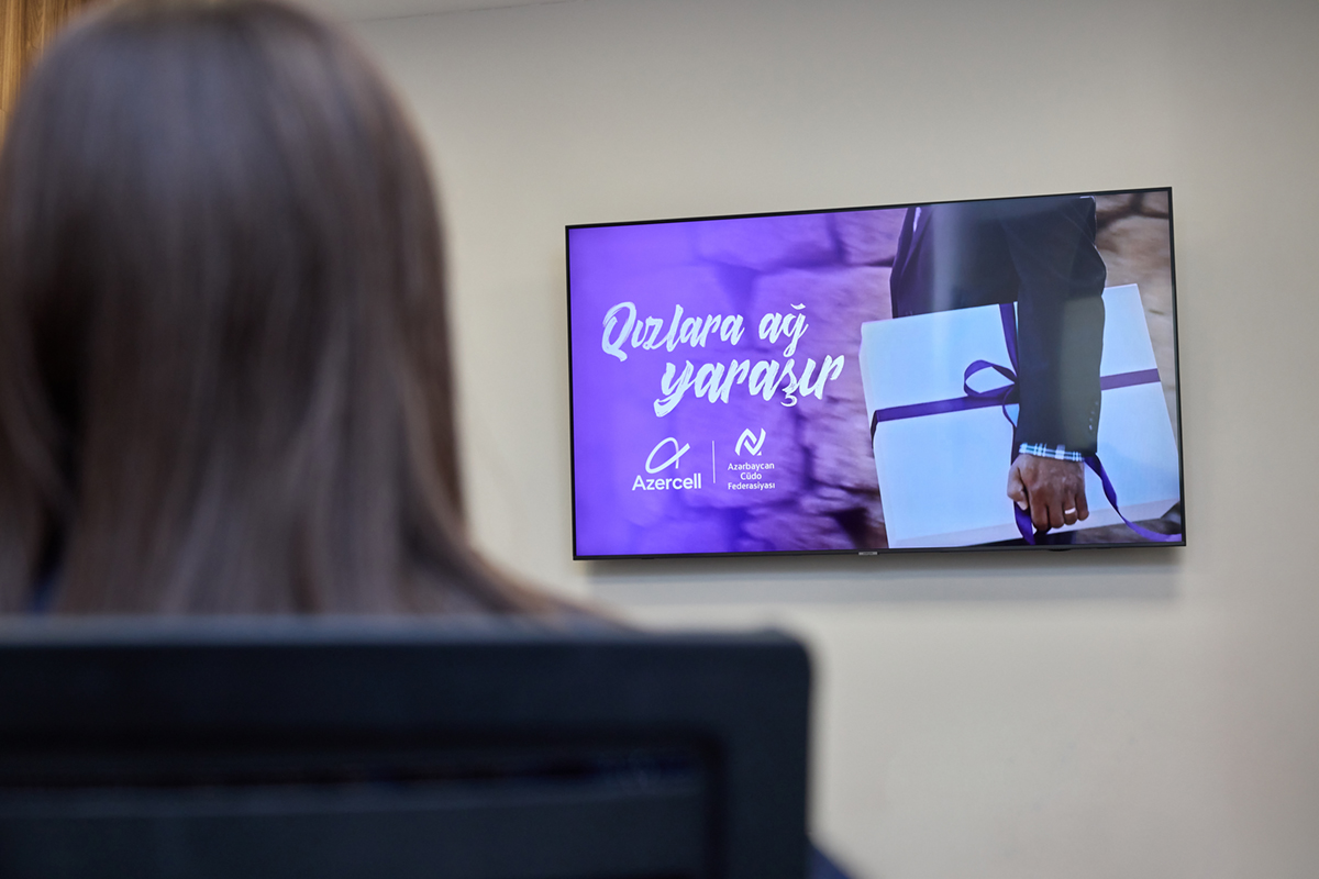 “Qızlara ağ yaraşır” layihəsinin iştirakçıları "Azercell"in qonağı oldular (FOTO)