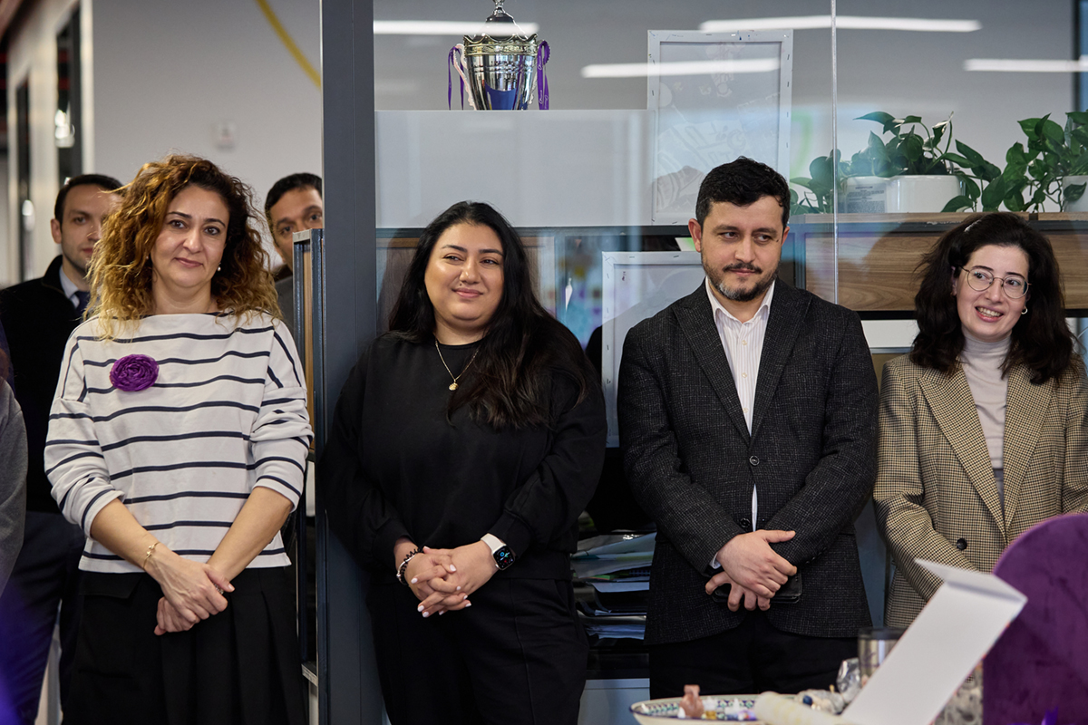 “Qızlara ağ yaraşır” layihəsinin iştirakçıları "Azercell"in qonağı oldular (FOTO)