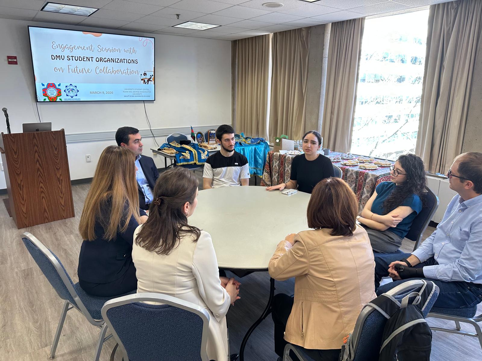 Dövlət Komitəsinin əməkdaşları ABŞ-də azərbaycanlı tələbə və gənclərlə görüşüb (FOTO)