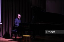 Bakıda zəngin mənəvi mədəniyyətə malik dünya vətəndaşı haqda "Gəl səndən danışaq, Humay" adlı xatirə gecəsi keçirilib (FOTO)