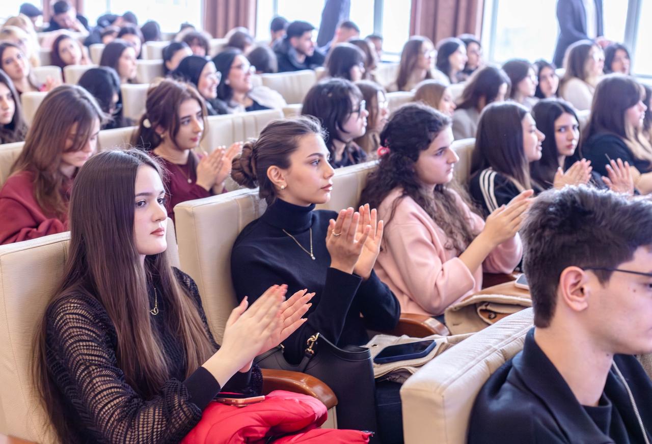 “Şəhərsalma və Memarlıq İli”nə həsr olunmuş “Gənc memarlar üçün karyera imkanları” Forumu keçirilib (FOTO)