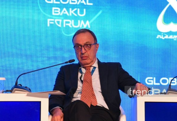 Beynəlxalq əməkdaşlığa qarşı yönəlmiş mənfi ritorika bir çox qlobal problemlərin həllini ləngidir - Bolqarıstanın sabiq prezidenti