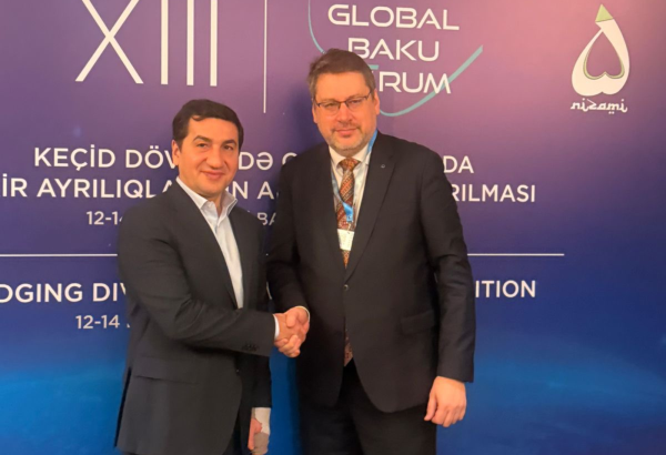 Hikmət Hacıyev Aİ-nin xüsusi nümayəndəsi ilə TRIPP layihəsini müzakirə edib