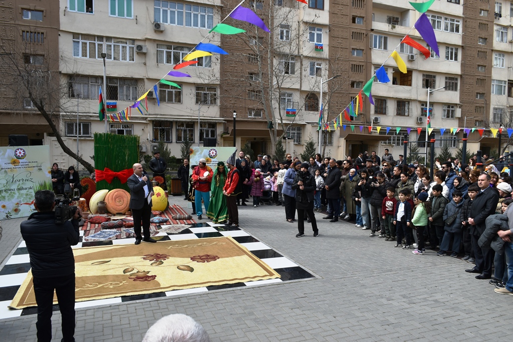 Paytaxtın Abad məhəllələrində Novruz şənlikləri keçirilir (FOTO)