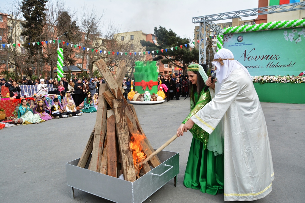 Paytaxtın Abad məhəllələrində Novruz şənlikləri keçirilir (FOTO)