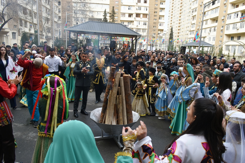 Paytaxtın Abad məhəllələrində Novruz şənlikləri keçirilir (FOTO)