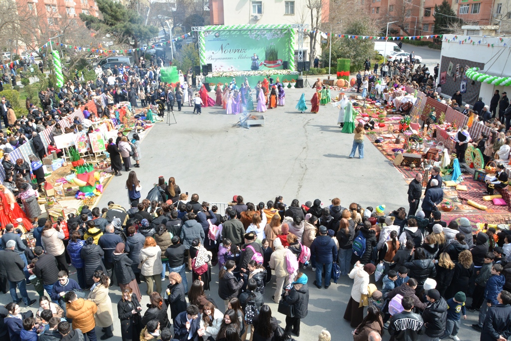 Paytaxtın Abad məhəllələrində Novruz şənlikləri keçirilir (FOTO)