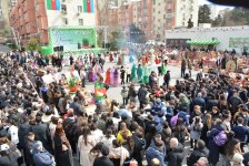 Paytaxtın Abad məhəllələrində Novruz şənlikləri keçirilir (FOTO)