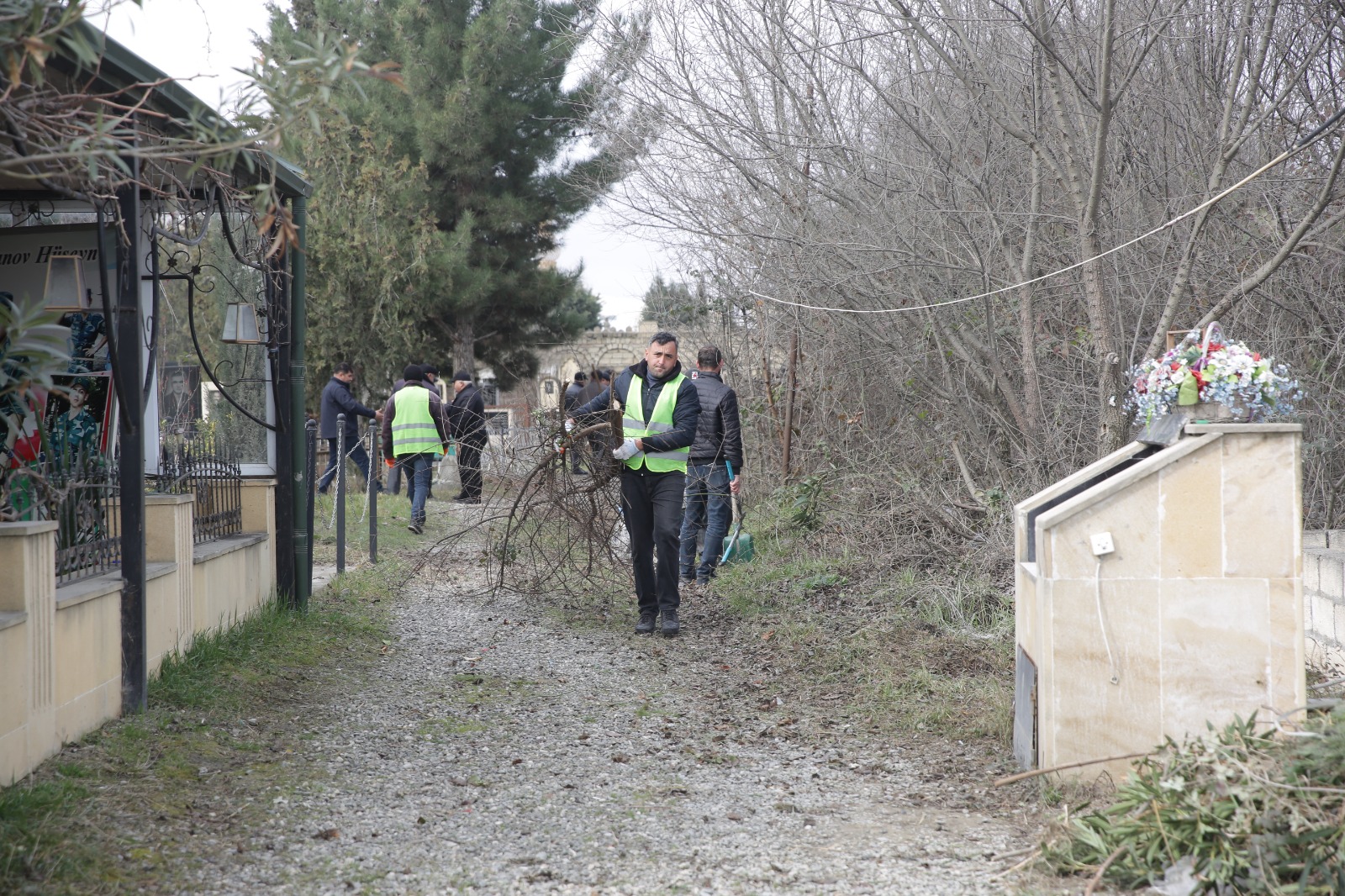 Xaçmazın şəhər, qəsəbə və kənd qəbiristanlıqlarında geniş iməcilik aksiyaları keçirilib (FOTO)