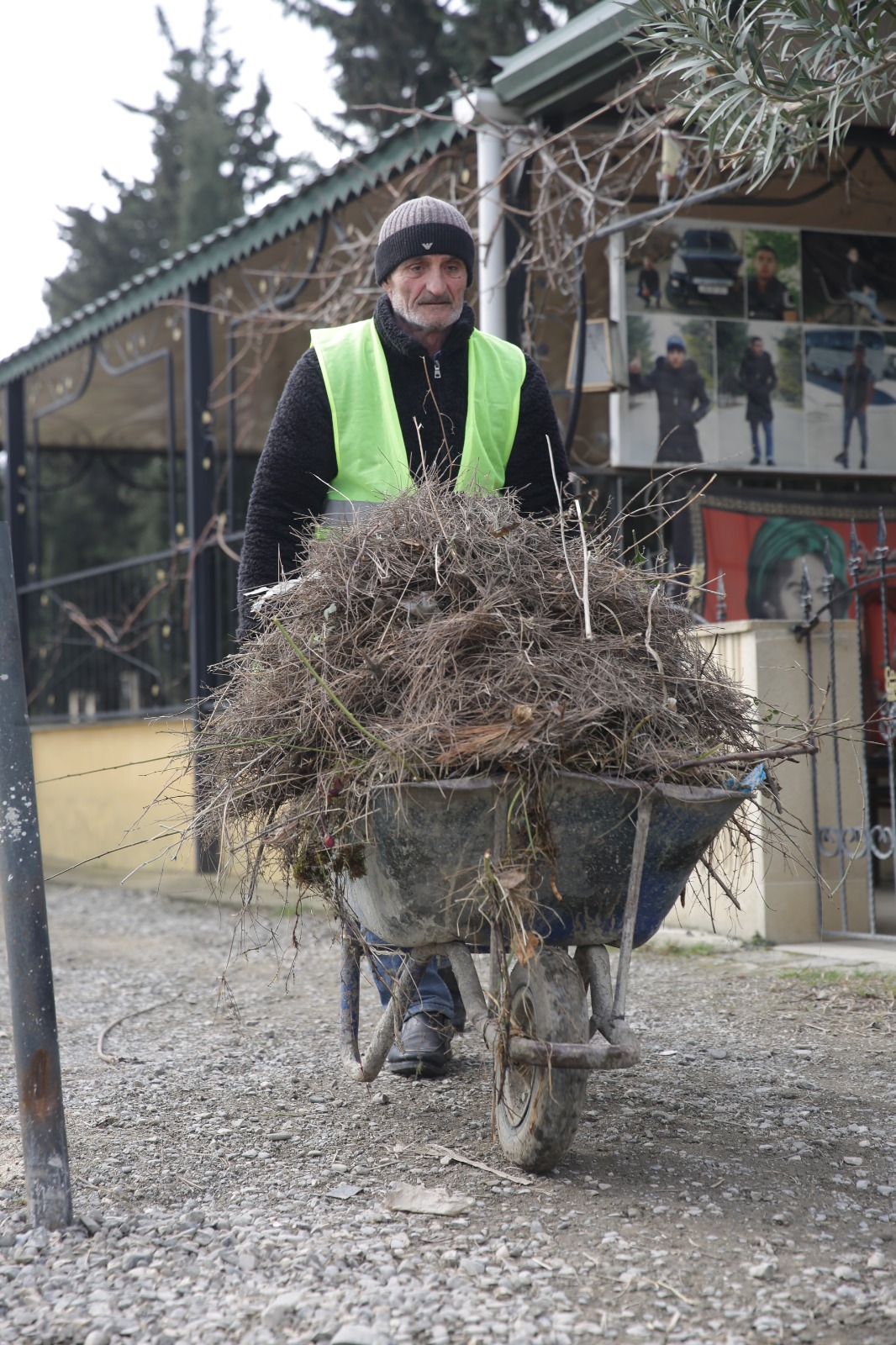 Xaçmazın şəhər, qəsəbə və kənd qəbiristanlıqlarında geniş iməcilik aksiyaları keçirilib (FOTO)