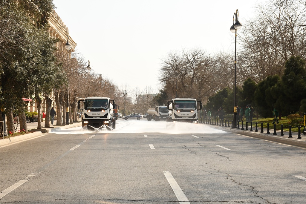 Bakıda Novruz ərəfəsində geniş təmizlik işləri aparılıb (FOTO)
