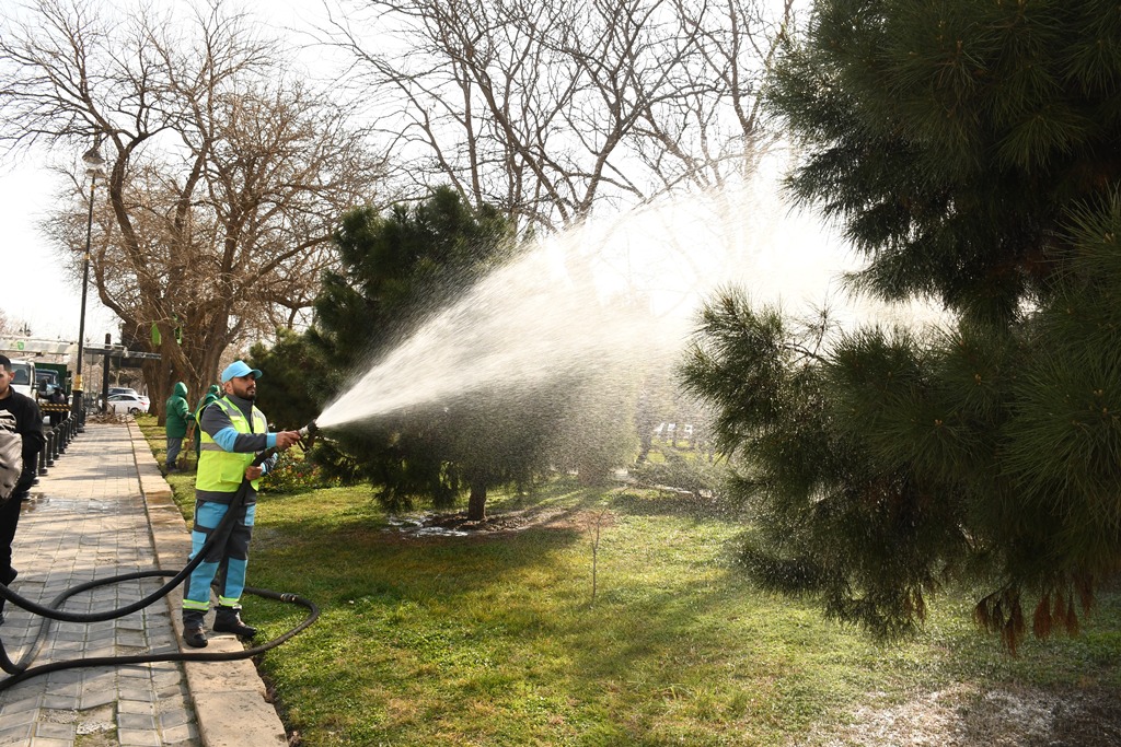 Bakıda Novruz ərəfəsində geniş təmizlik işləri aparılıb (FOTO)