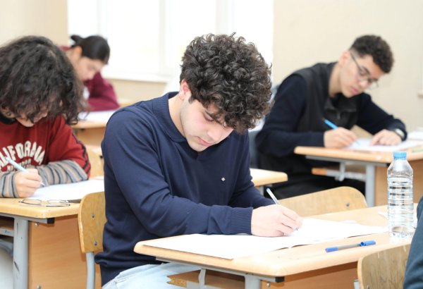 Bu il III qrupda neçə nəfər 500-600 arası bal toplayıb?