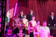 Bakıda ilk dəfə olaraq Türkmənistanın əfsanəvi "Qalkınış" atçılıq şousu keçirilib (FOTO)