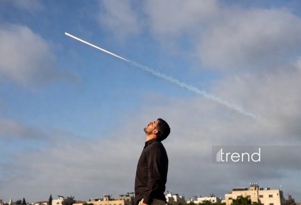 İran İsrailə ballistik raketlərlə hücum edib