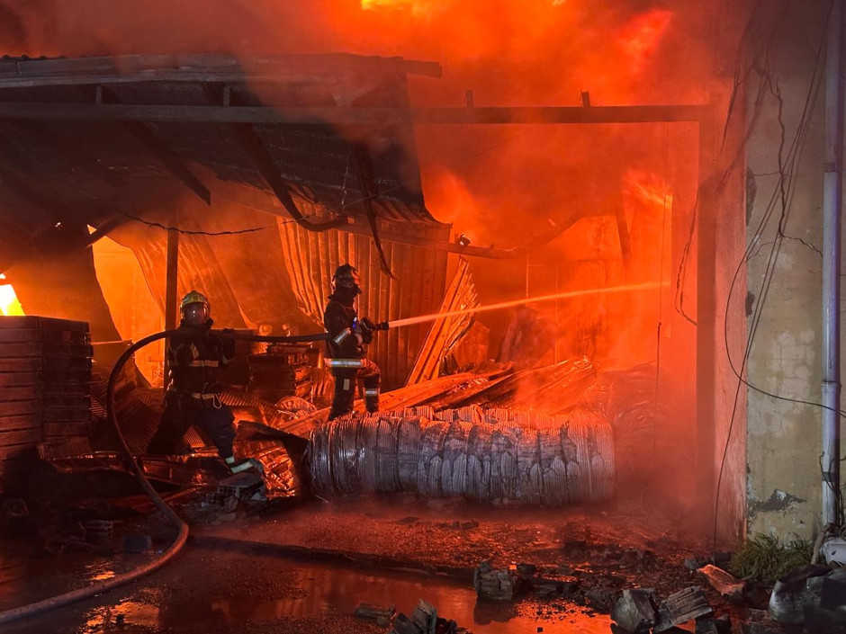 Bakıda mebel sexindəki yanğın söndürülüb (YENİLƏNİB-3) (FOTO/VİDEO)