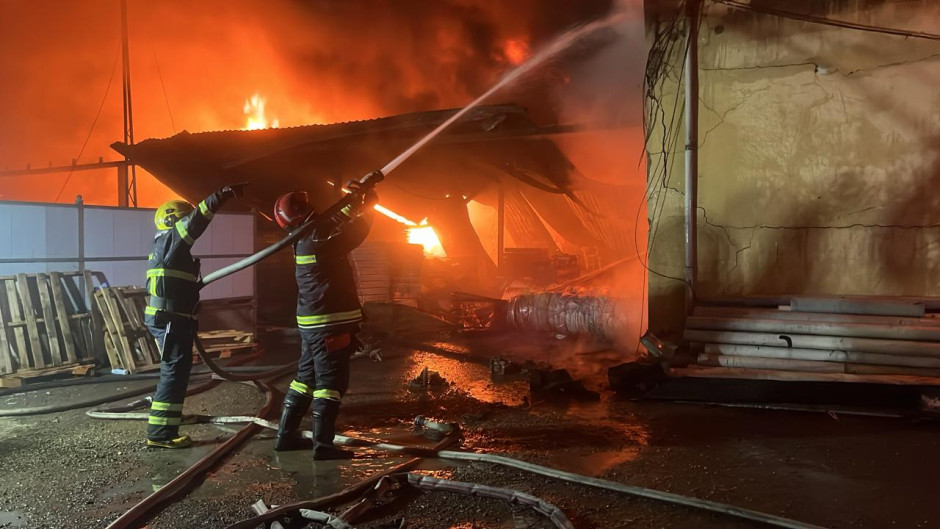 Bakıda mebel sexindəki yanğın söndürülüb (YENİLƏNİB-3) (FOTO/VİDEO)