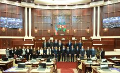 Milli Məclisdə vəzifəyə yeni təyin olunmuş hakimlərlə görüş keçirilib (FOTO)